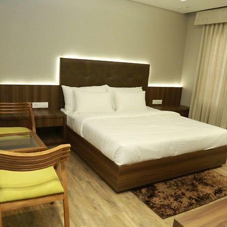Hotel City Crown Mandsaur Bagian luar foto