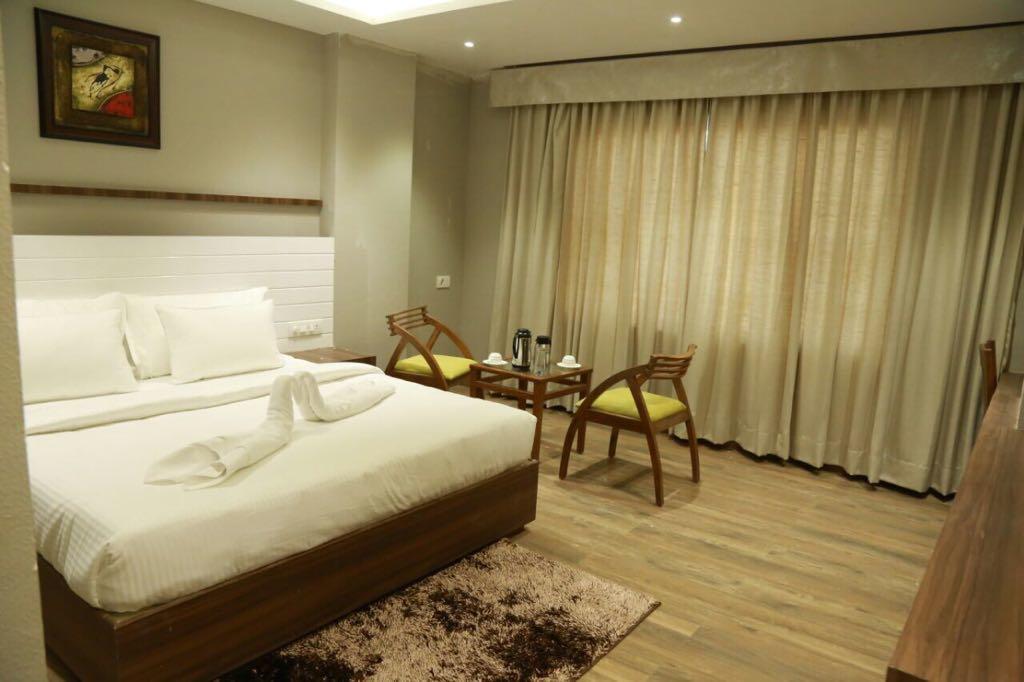 Hotel City Crown Mandsaur Bagian luar foto