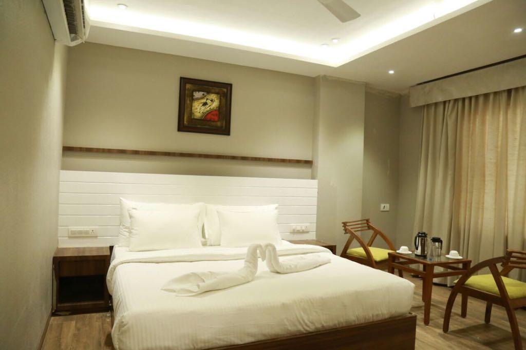 Hotel City Crown Mandsaur Bagian luar foto