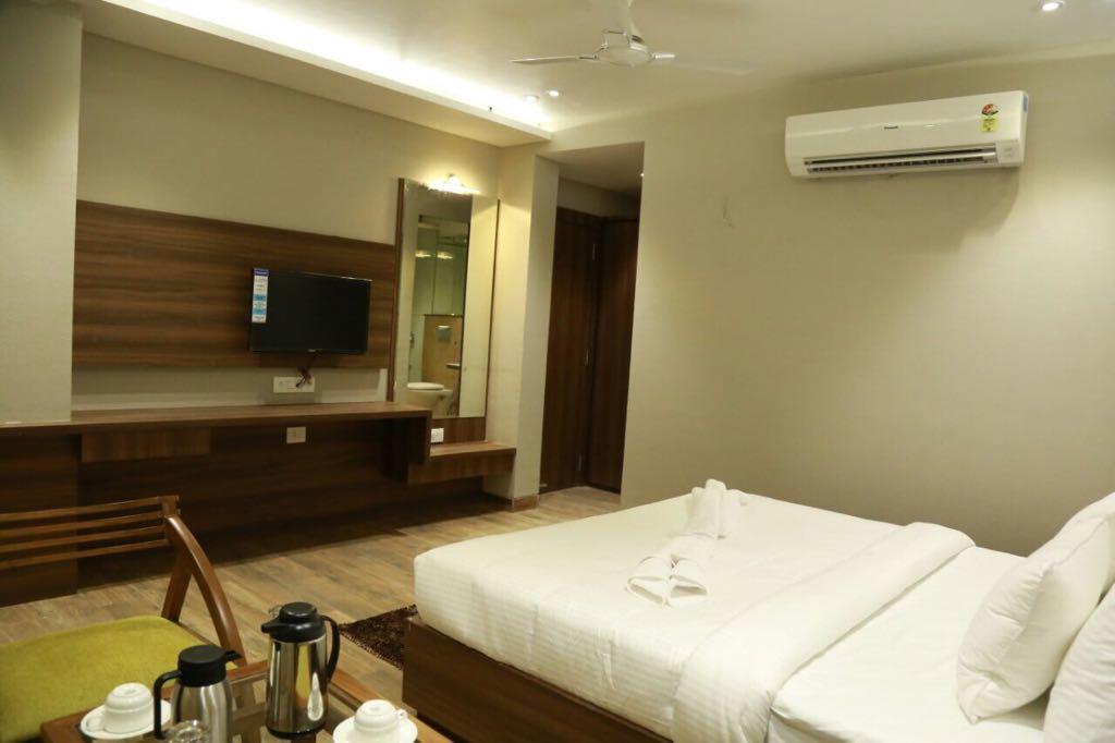 Hotel City Crown Mandsaur Bagian luar foto